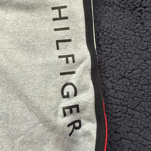 Tommy Hilfiger men's size L sweatpants/joggers. Never worn. - Picture 2 of 3